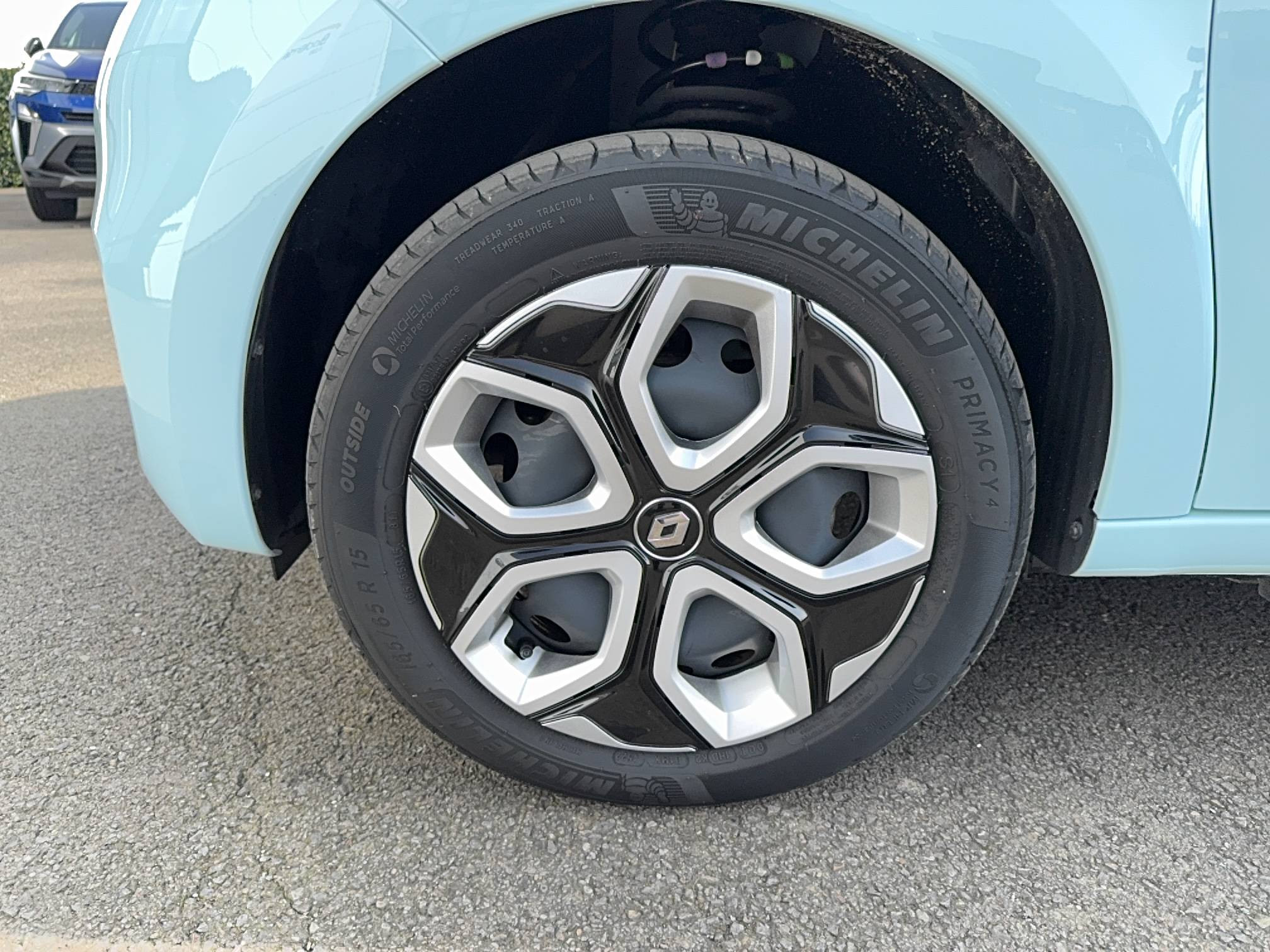 Vente en ligne Renault Twingo Electrique Twingo III E-Tech au prix de 10 590 €