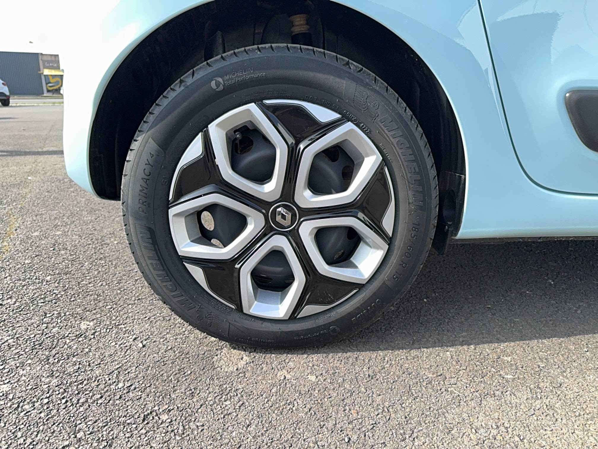 Vente en ligne Renault Twingo Electrique Twingo III E-Tech au prix de 10 590 €