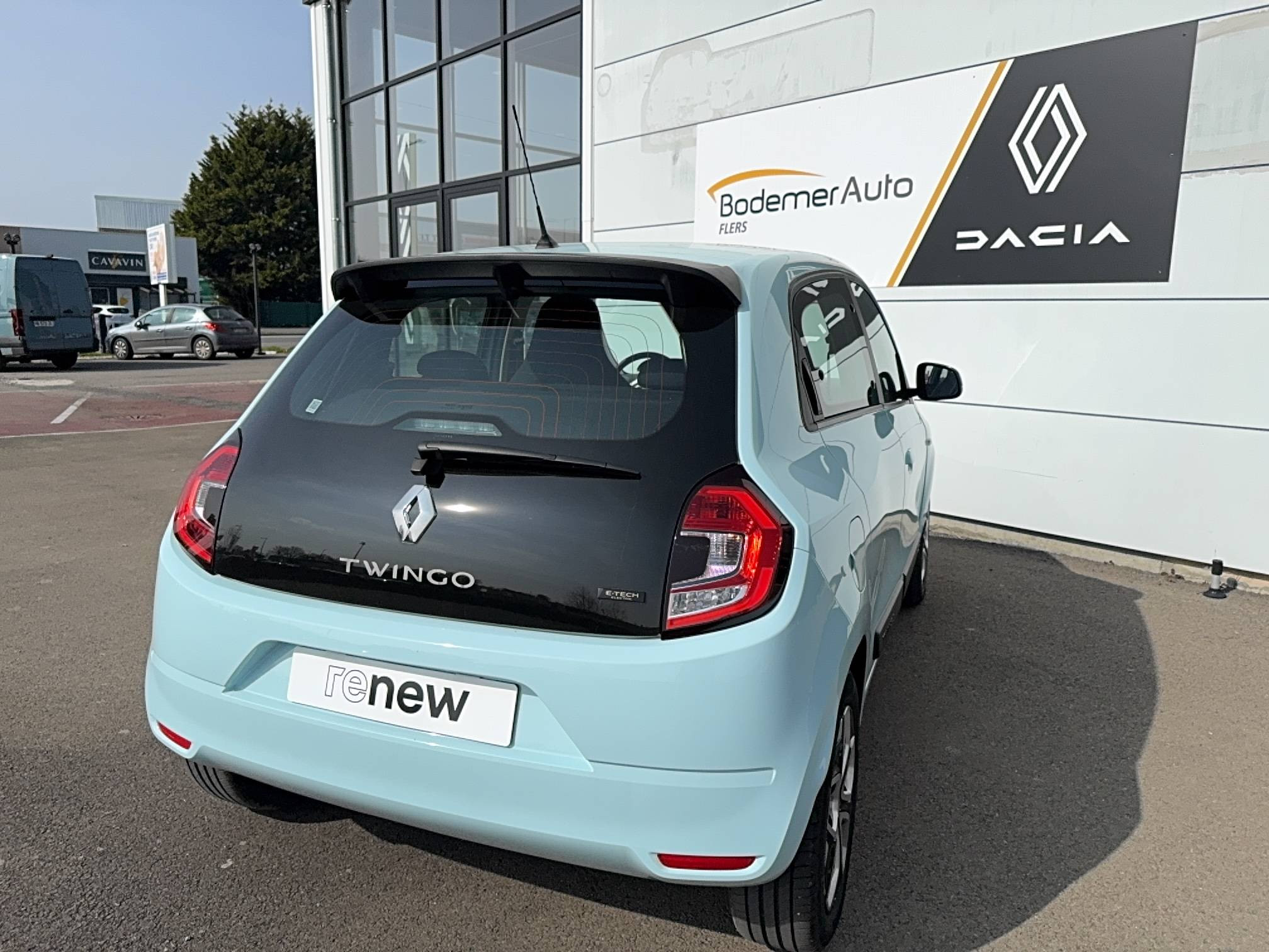 Vente en ligne Renault Twingo Electrique Twingo III E-Tech au prix de 10 590 €
