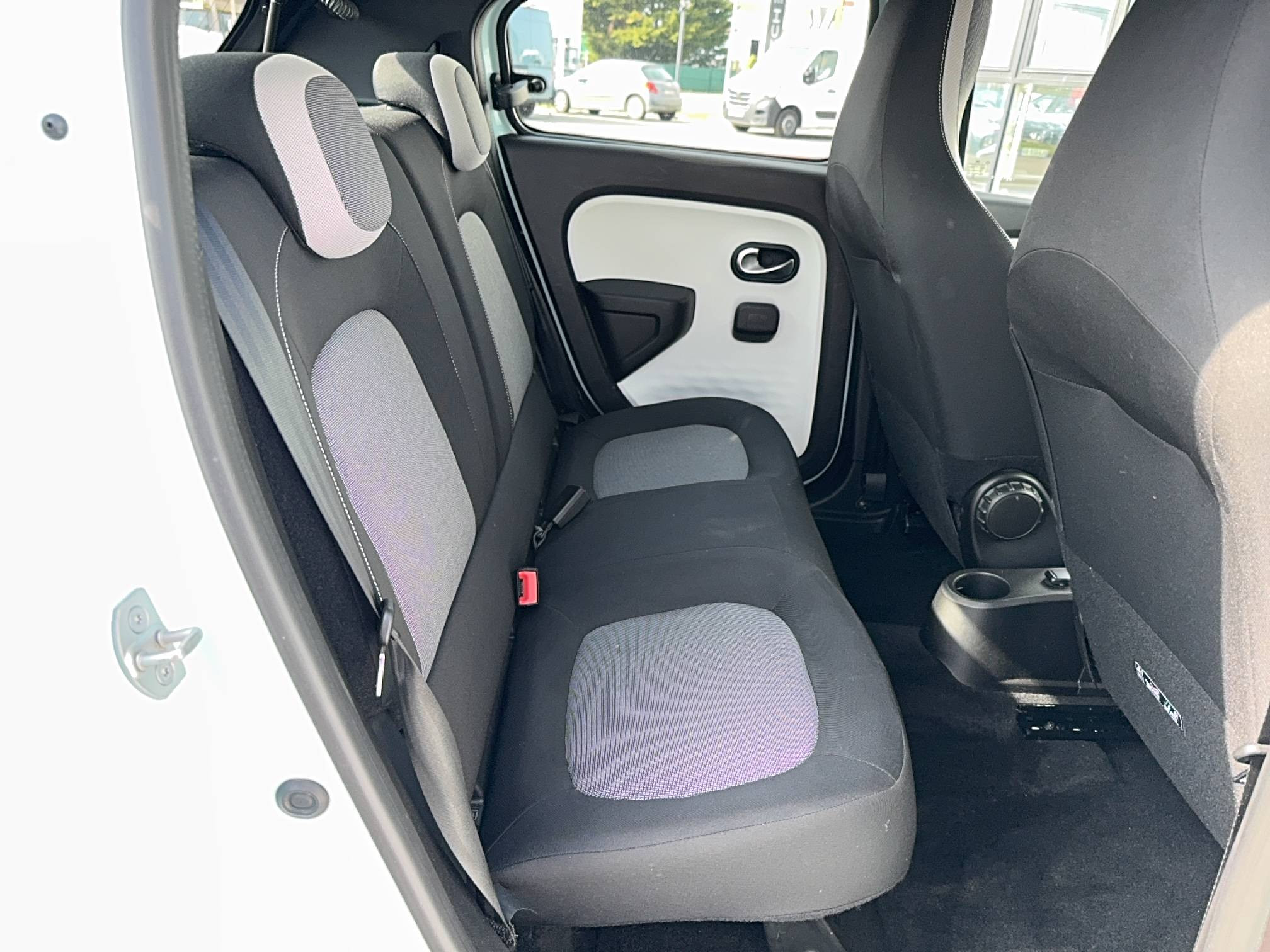 Vente en ligne Renault Twingo Electrique Twingo III E-Tech au prix de 10 590 €