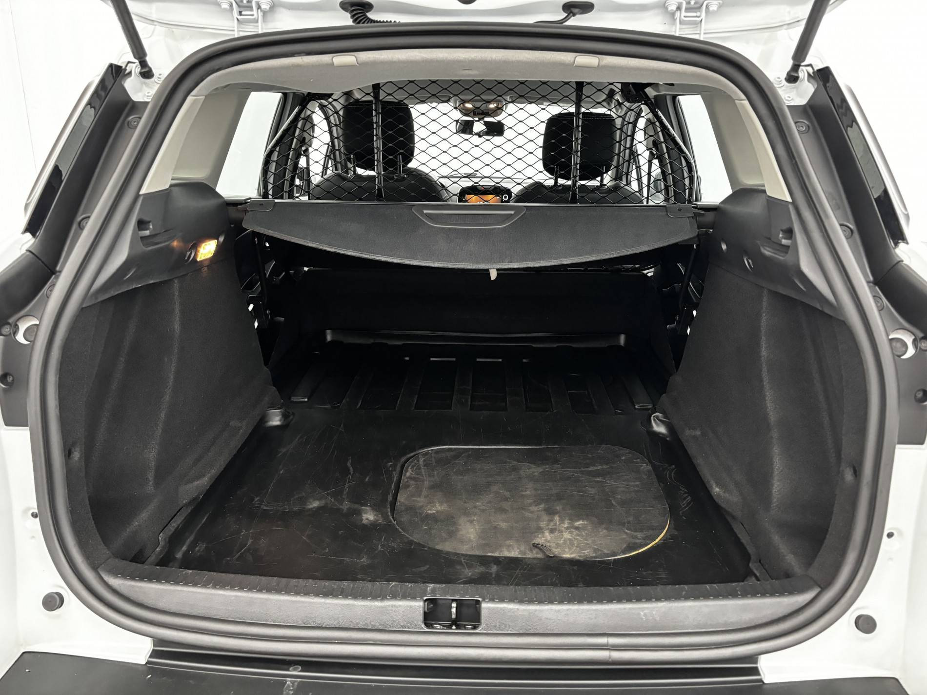 Vente en ligne Renault Clio 4 Estate Clio Estate dCi 90 E6C au prix de 8 690 €