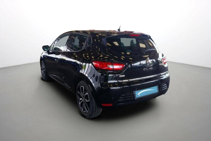 Vente en ligne Renault Clio 4 Clio TCe 90 E6C au prix de 10 990 €