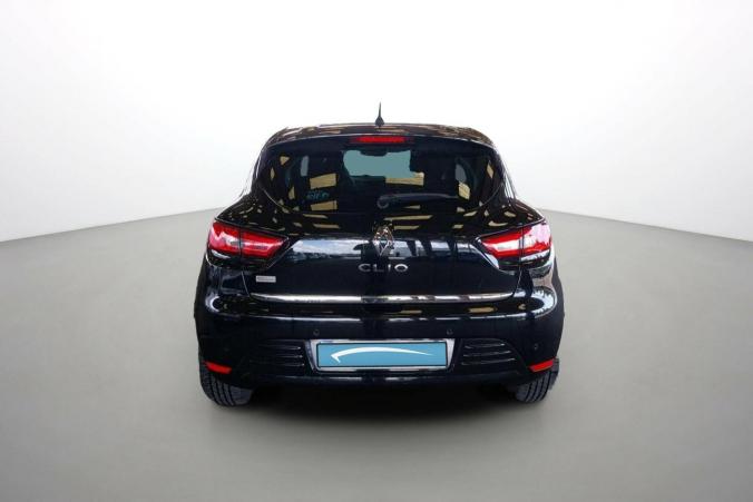 Vente en ligne Renault Clio 4 Clio TCe 90 E6C au prix de 10 990 €
