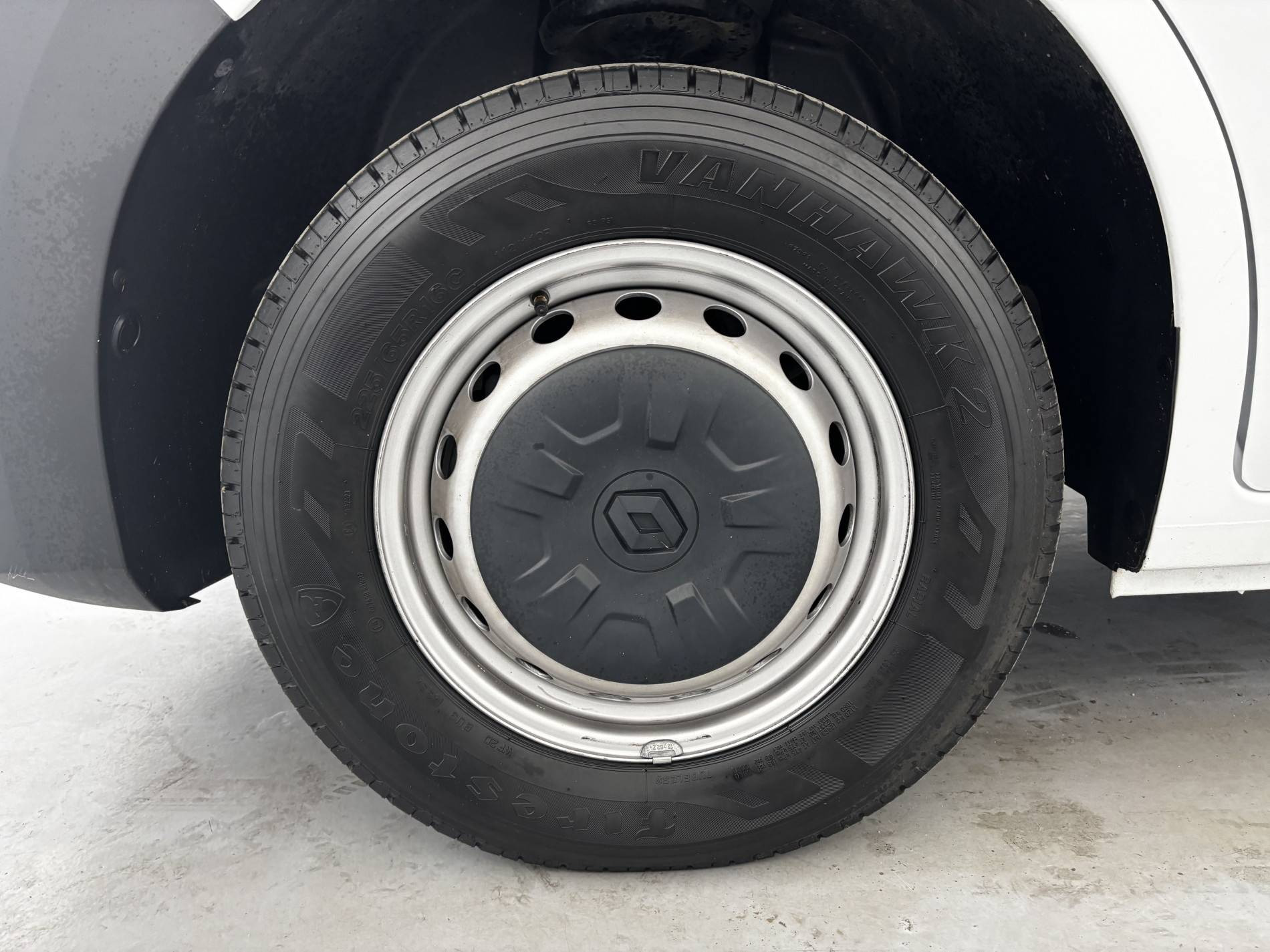 Vente en ligne Renault Master Fourgon MASTER CA TRAC F3500 L2H2 BLUE DCI 150 au prix de 30 990 €