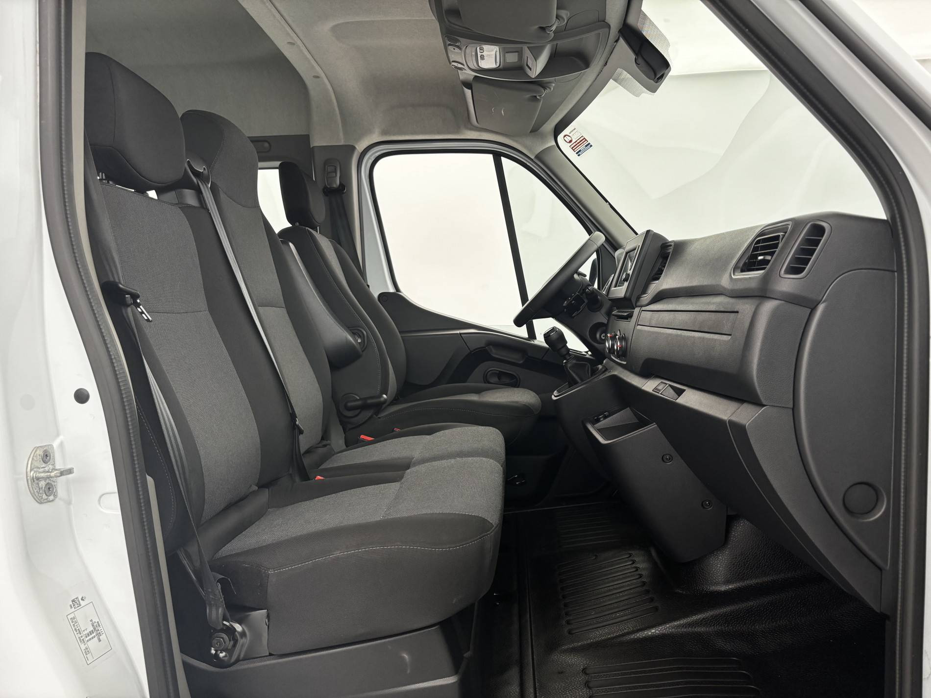 Vente en ligne Renault Master Fourgon MASTER CA TRAC F3500 L2H2 BLUE DCI 150 au prix de 30 990 €