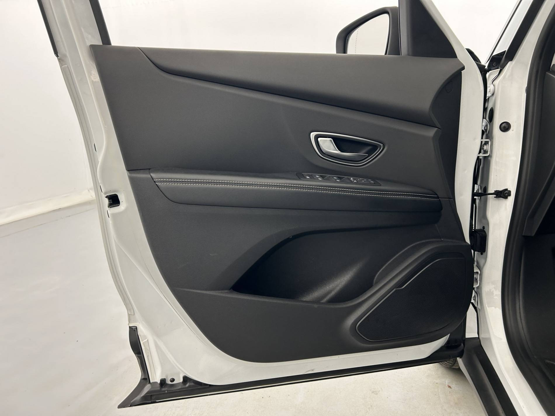 Vente en ligne Renault Grand Scenic 4 Grand Scenic Blue dCi 120 EDC au prix de 16 680 €