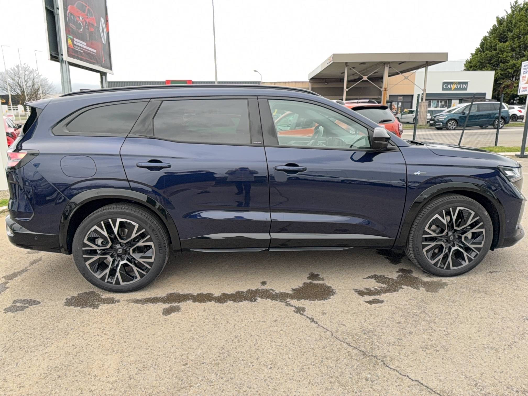 Vente en ligne Renault Espace Espace full hybrid E-Tech 200 ch 7pl au prix de 49 480 €