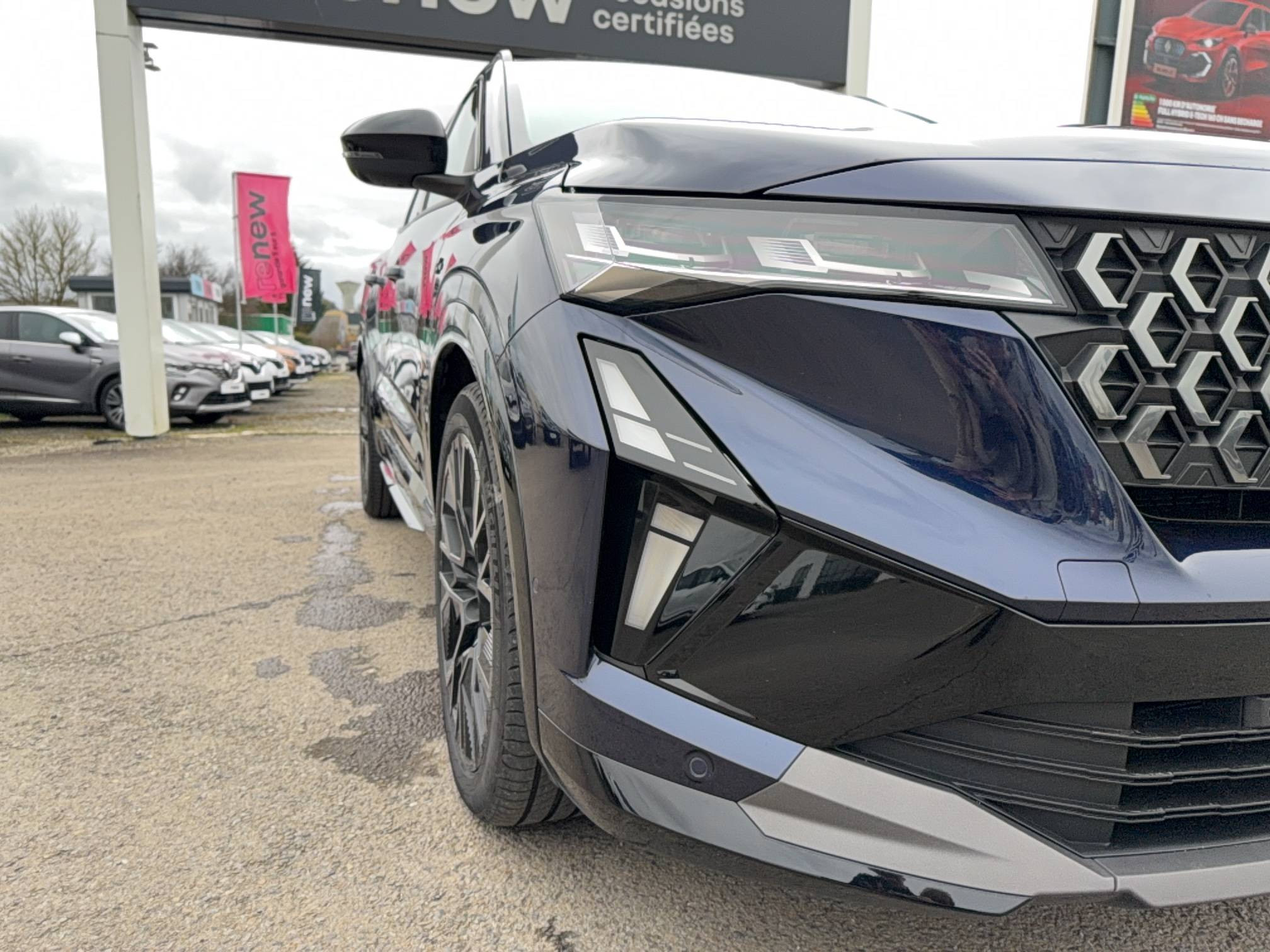 Vente en ligne Renault Espace Espace full hybrid E-Tech 200 ch 7pl au prix de 49 480 €