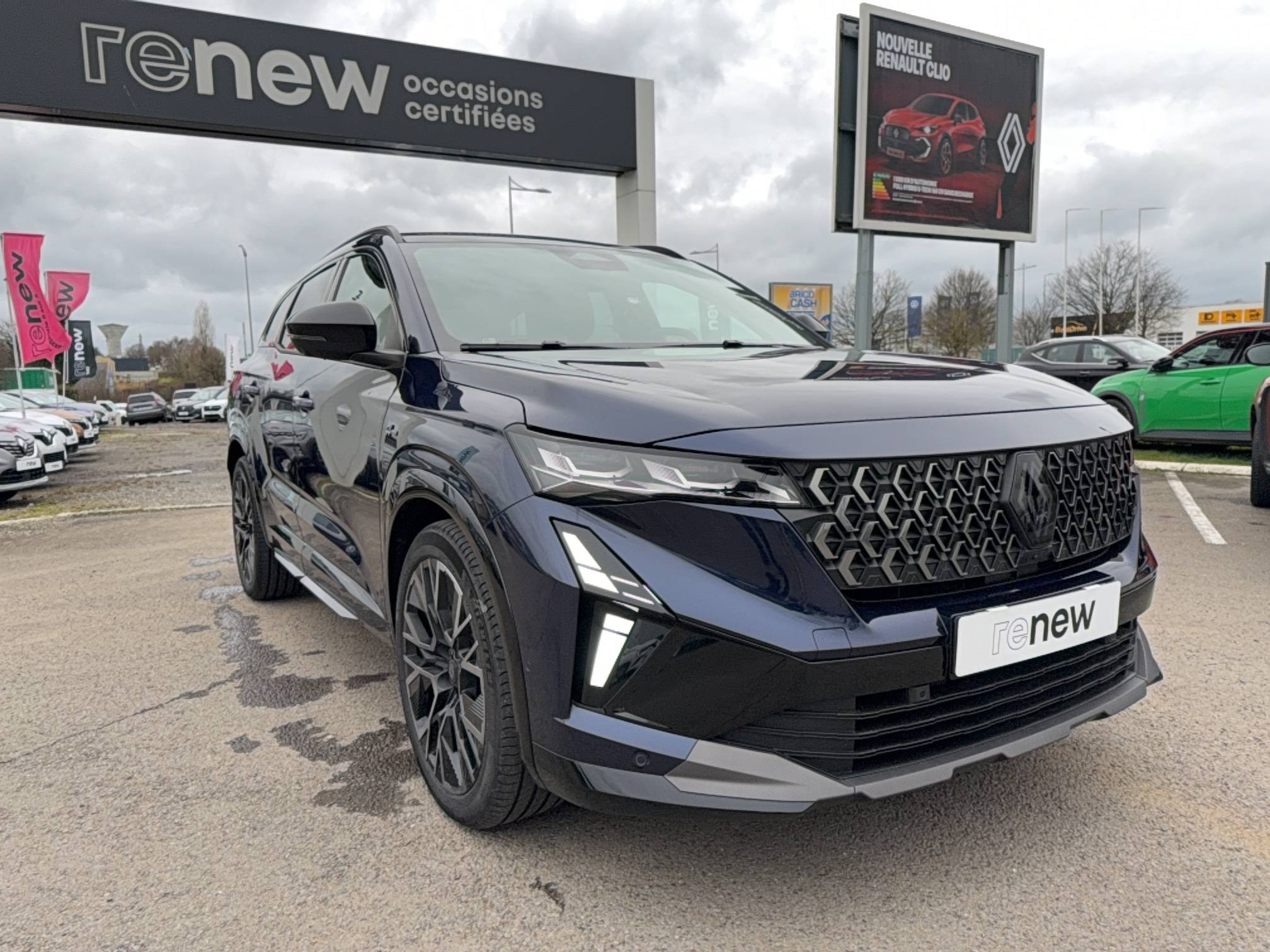 Vente en ligne Renault Espace Espace full hybrid E-Tech 200 ch 7pl au prix de 49 480 €