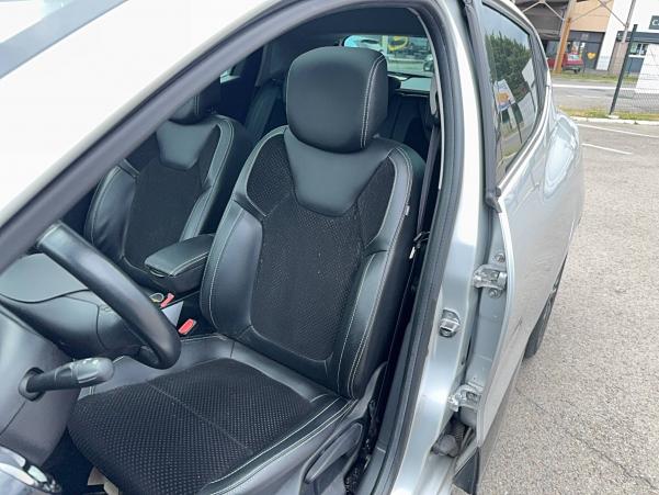 Vente en ligne Renault Clio 4 Clio TCe 90 E6C au prix de 11 990 €