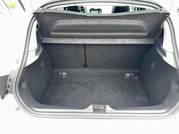 Vente en ligne Renault Clio 4 Clio TCe 90 E6C au prix de 11 990 €