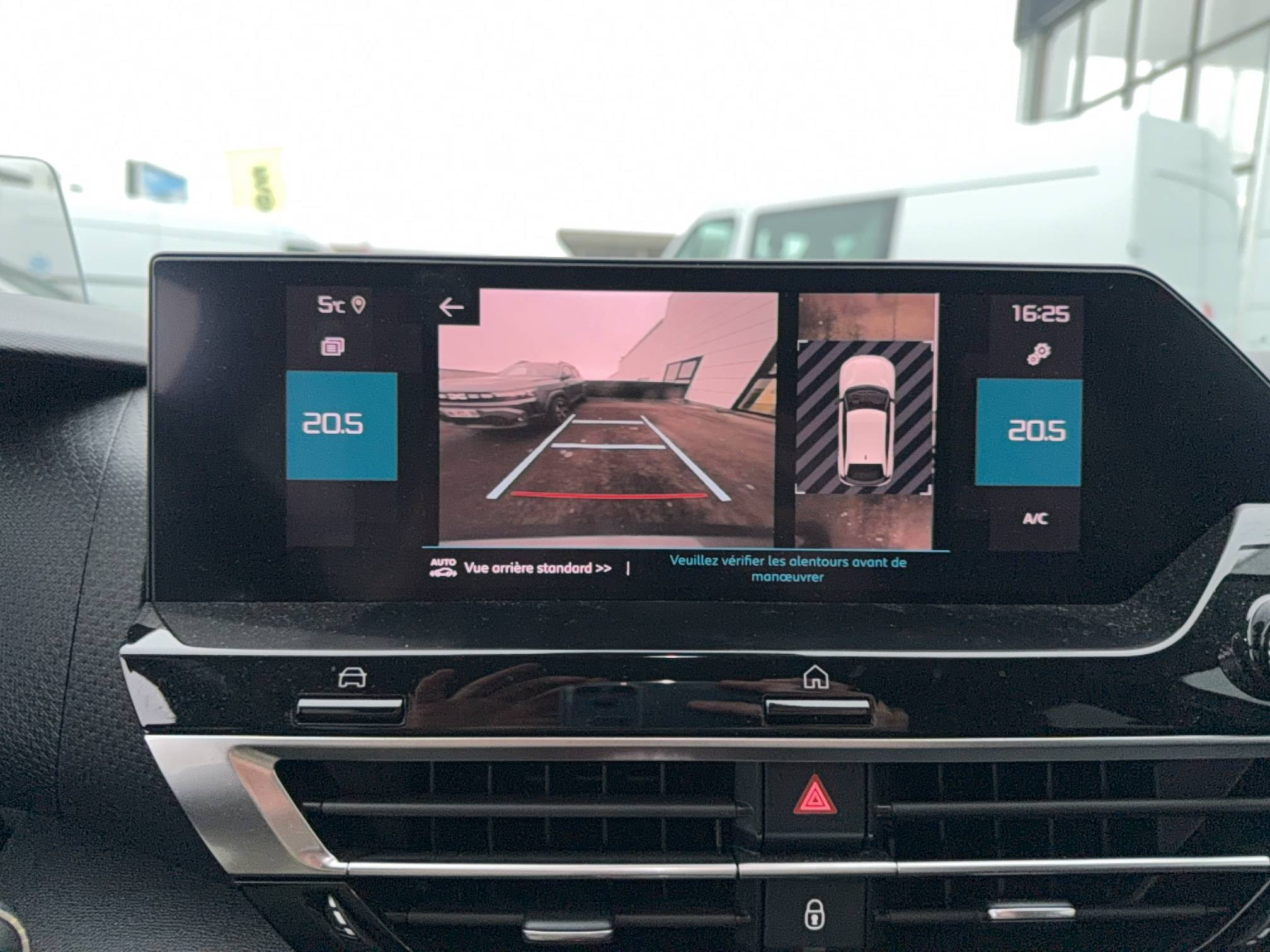 Vente en ligne Citroën C4  BlueHDi 130 S&S EAT8 au prix de 18 980 €