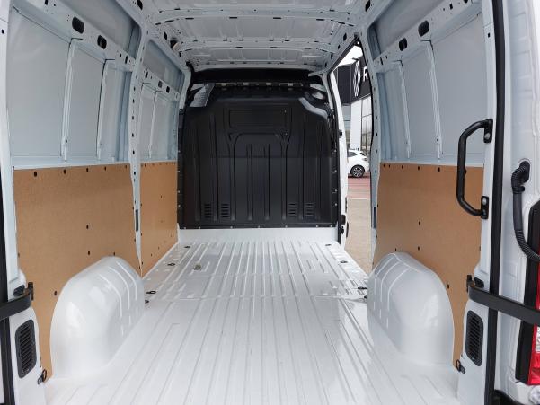 Vente en ligne Renault Master Fourgon MASTER FGN TRAC F3300 L2H2 BLUE DCI 110 au prix de 28 490 €