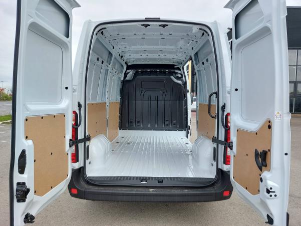 Vente en ligne Renault Master Fourgon MASTER FGN TRAC F3300 L2H2 BLUE DCI 110 au prix de 28 490 €