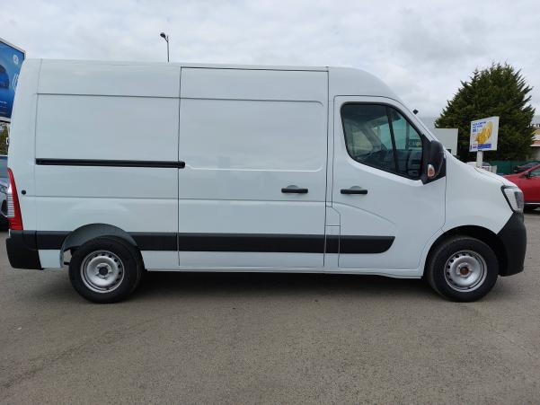 Vente en ligne Renault Master Fourgon MASTER FGN TRAC F3300 L2H2 BLUE DCI 110 au prix de 28 490 €