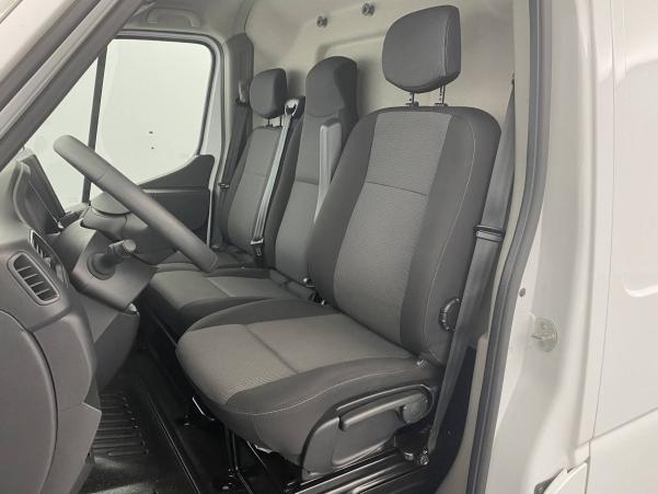 Vente en ligne Renault Master 3 Fourgon MASTER FGN TRAC F3500 L2H2 DCI 135 au prix de 24 900 €