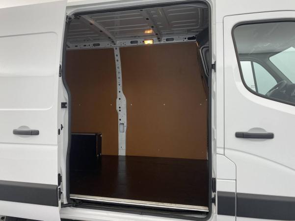 Vente en ligne Renault Master 3 Fourgon MASTER FGN TRAC F3500 L2H2 DCI 135 au prix de 24 900 €