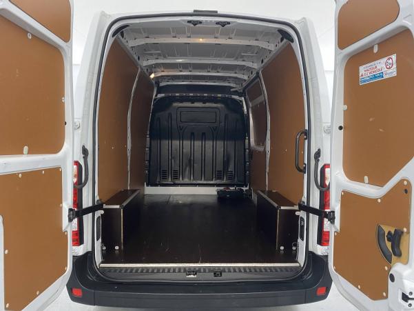 Vente en ligne Renault Master 3 Fourgon MASTER FGN TRAC F3500 L2H2 DCI 135 au prix de 24 900 €