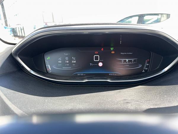 Vente en ligne Peugeot 5008  PureTech 130ch S&S BVM6 au prix de 14 990 €