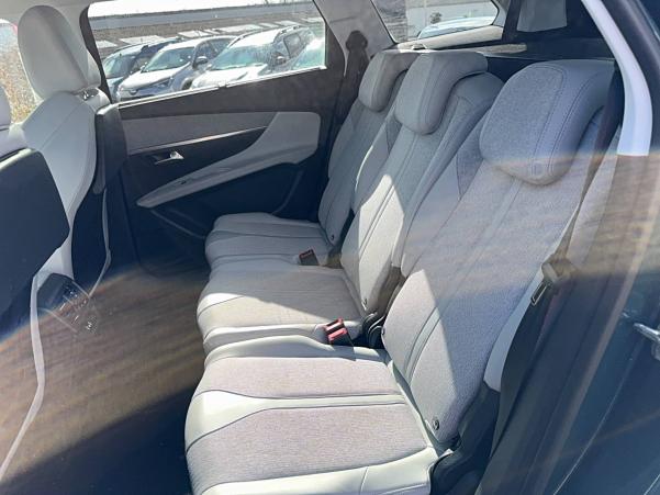 Vente en ligne Peugeot 5008  PureTech 130ch S&S BVM6 au prix de 14 990 €