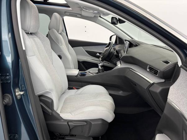 Vente en ligne Peugeot 5008  PureTech 130ch S&S BVM6 au prix de 14 990 €