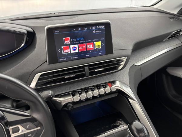 Vente en ligne Peugeot 5008  PureTech 130ch S&S BVM6 au prix de 14 990 €