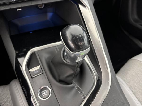 Vente en ligne Peugeot 5008  PureTech 130ch S&S BVM6 au prix de 14 990 €