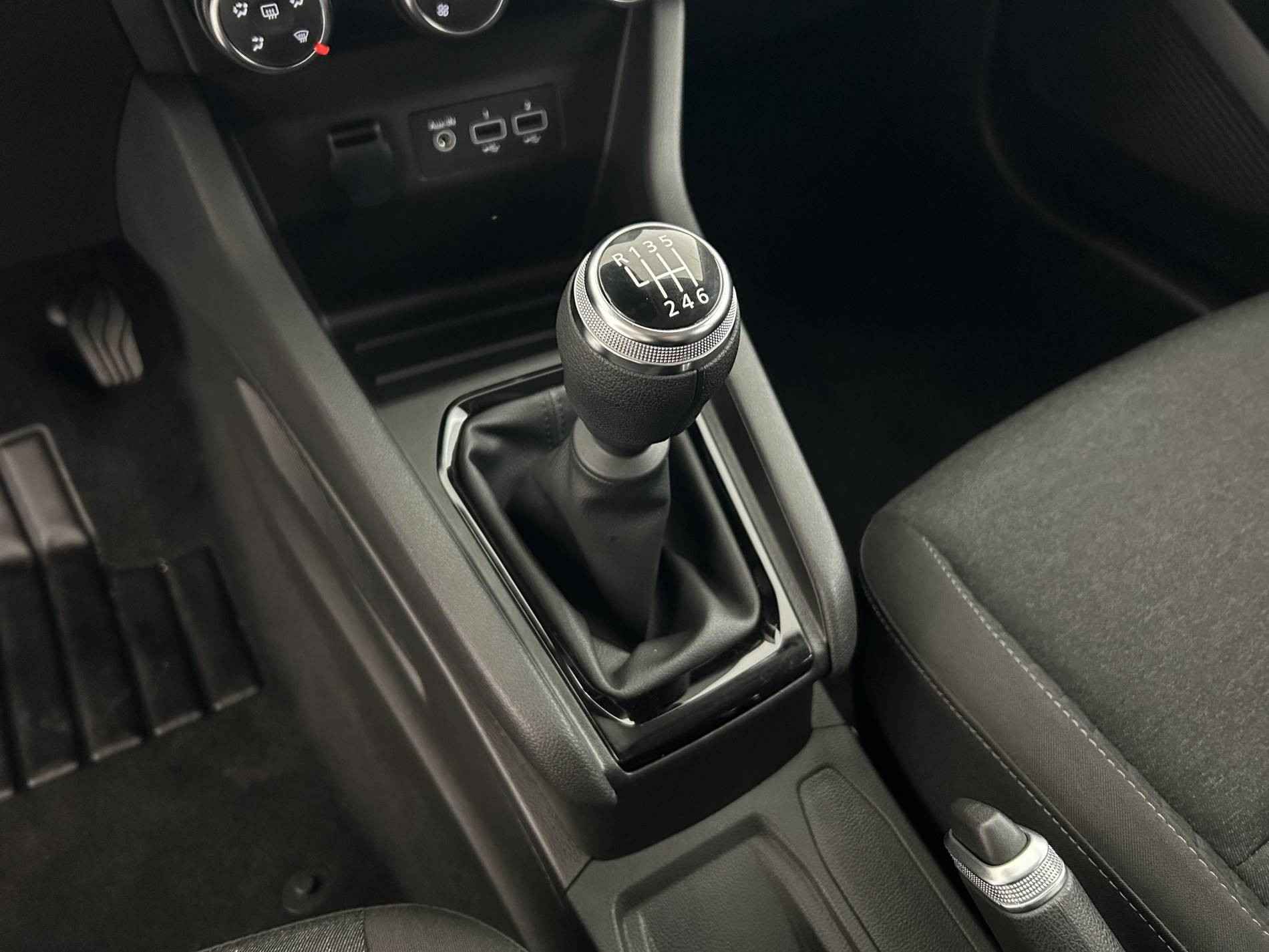 Vente en ligne Renault Clio 5 Clio TCe 90 au prix de 13 480 €