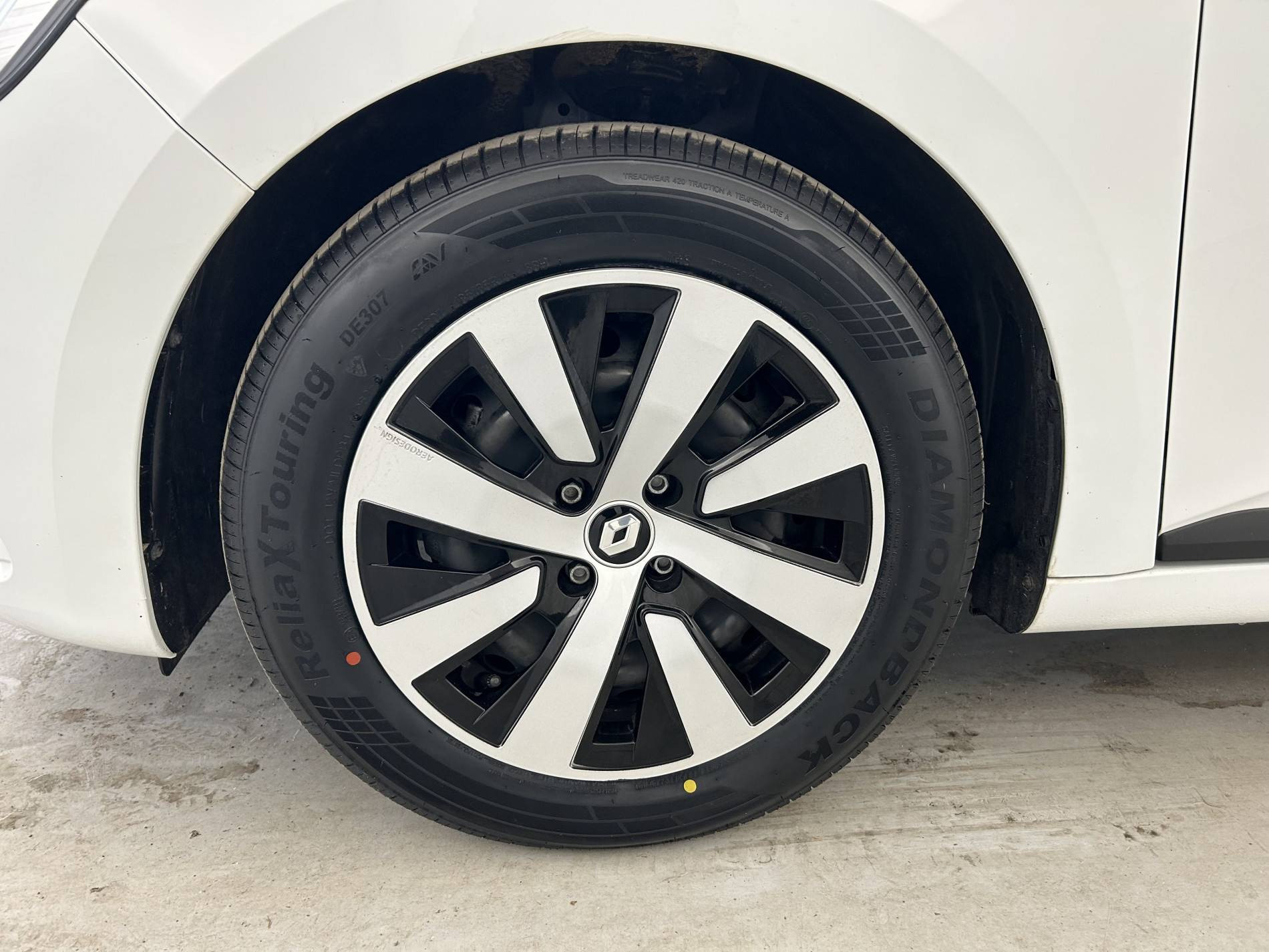 Vente en ligne Renault Clio 5 Clio TCe 90 au prix de 13 480 €