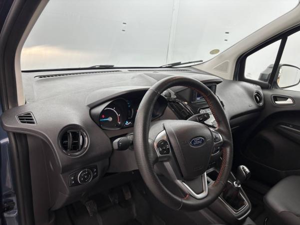 Vente en ligne Ford Transit Courier TRANSIT COURIER FGN 1.5 TDCI 100 BV6 au prix de 15 990 €