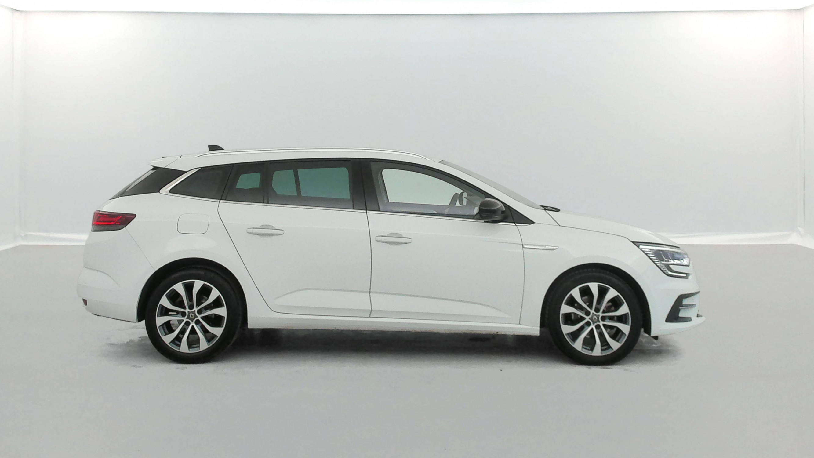 Vente en ligne Renault Megane 4 Estate  Blue dCi 115 EDC au prix de 21 300 €