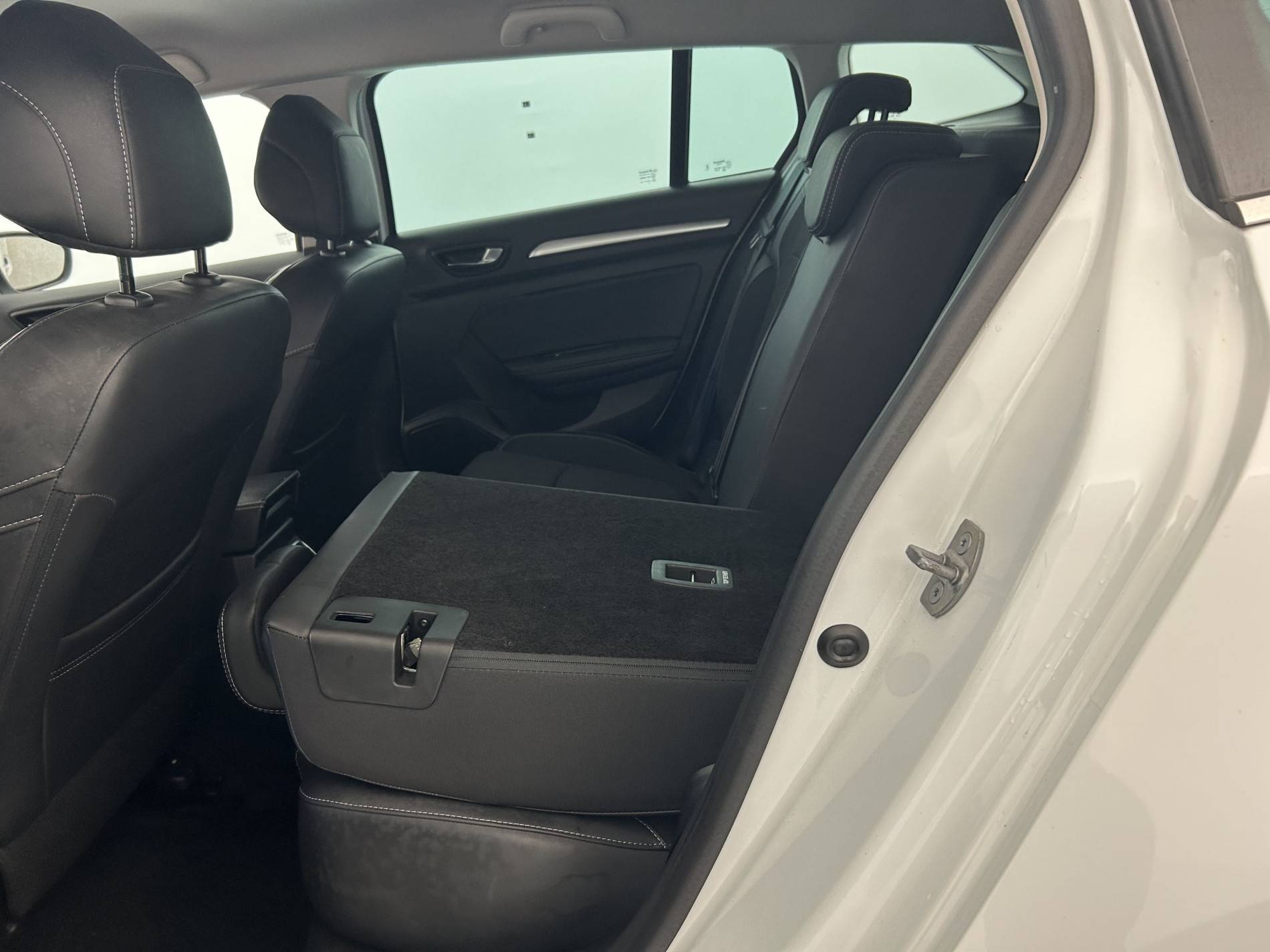 Vente en ligne Renault Megane 4 Estate  Blue dCi 115 EDC au prix de 21 300 €