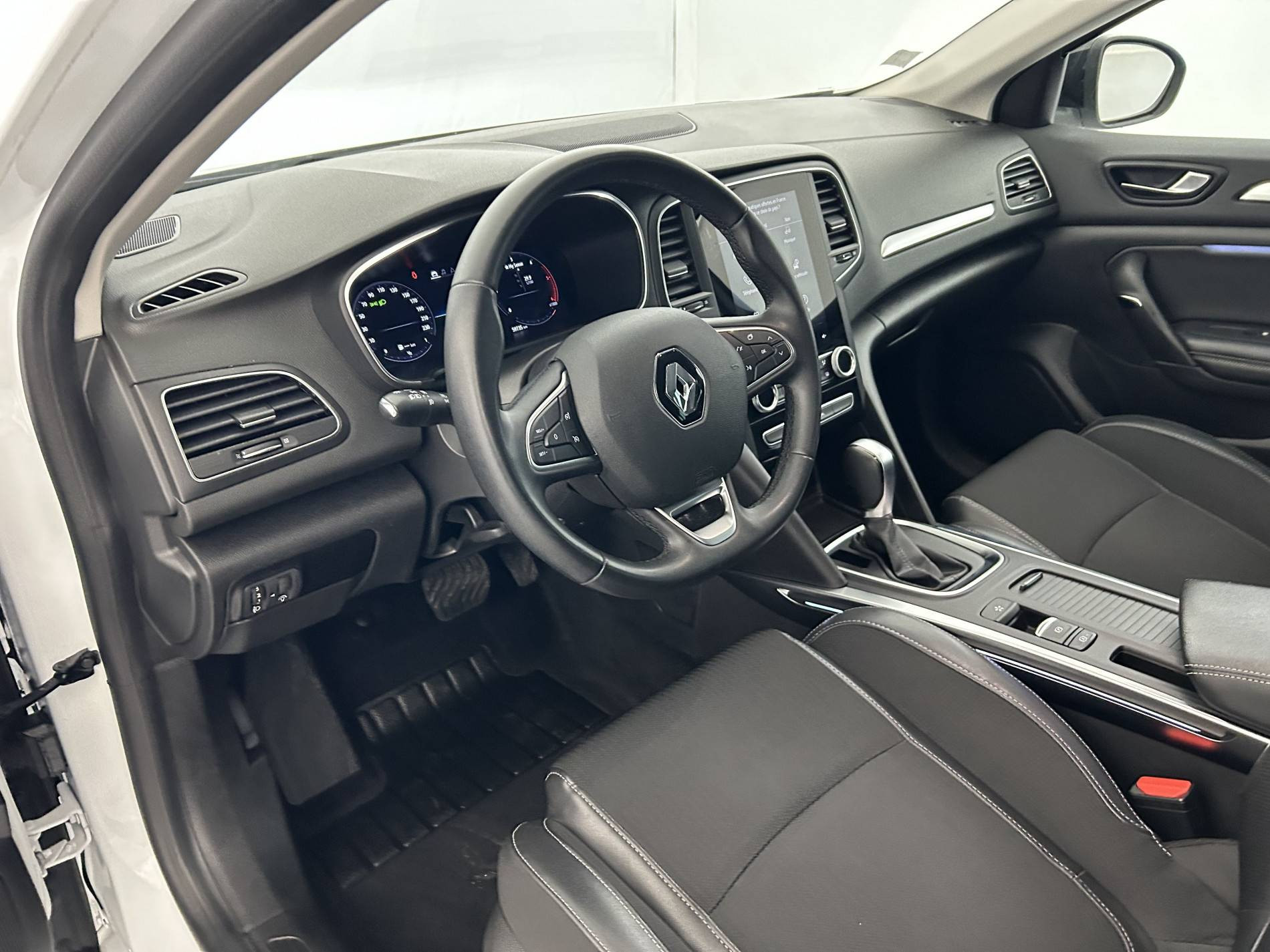 Vente en ligne Renault Megane 4 Estate  Blue dCi 115 EDC au prix de 21 300 €