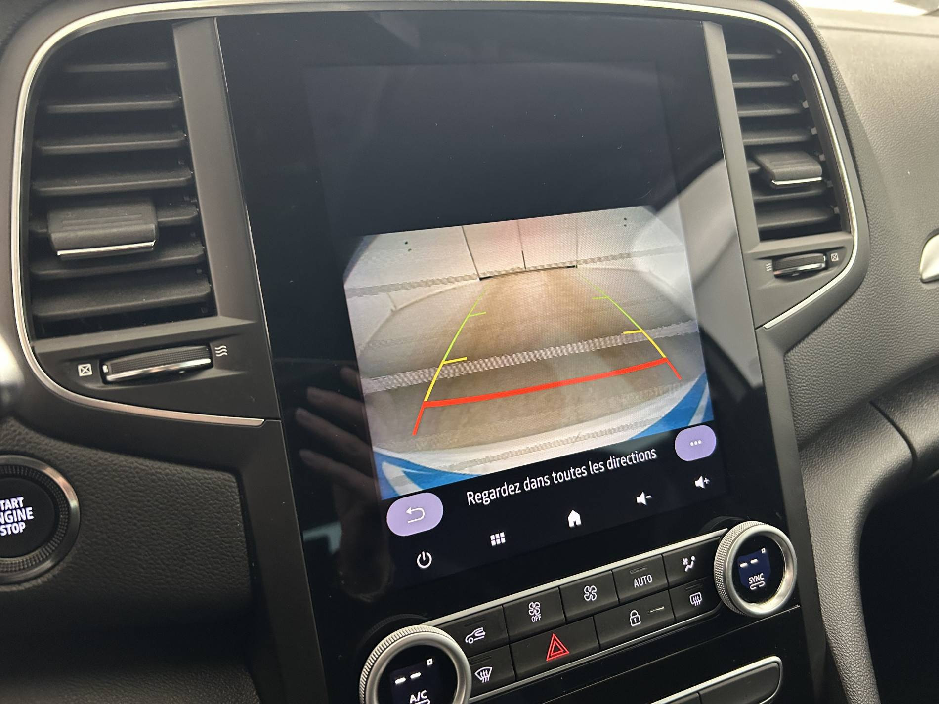 Vente en ligne Renault Megane 4 Estate  Blue dCi 115 EDC au prix de 21 300 €