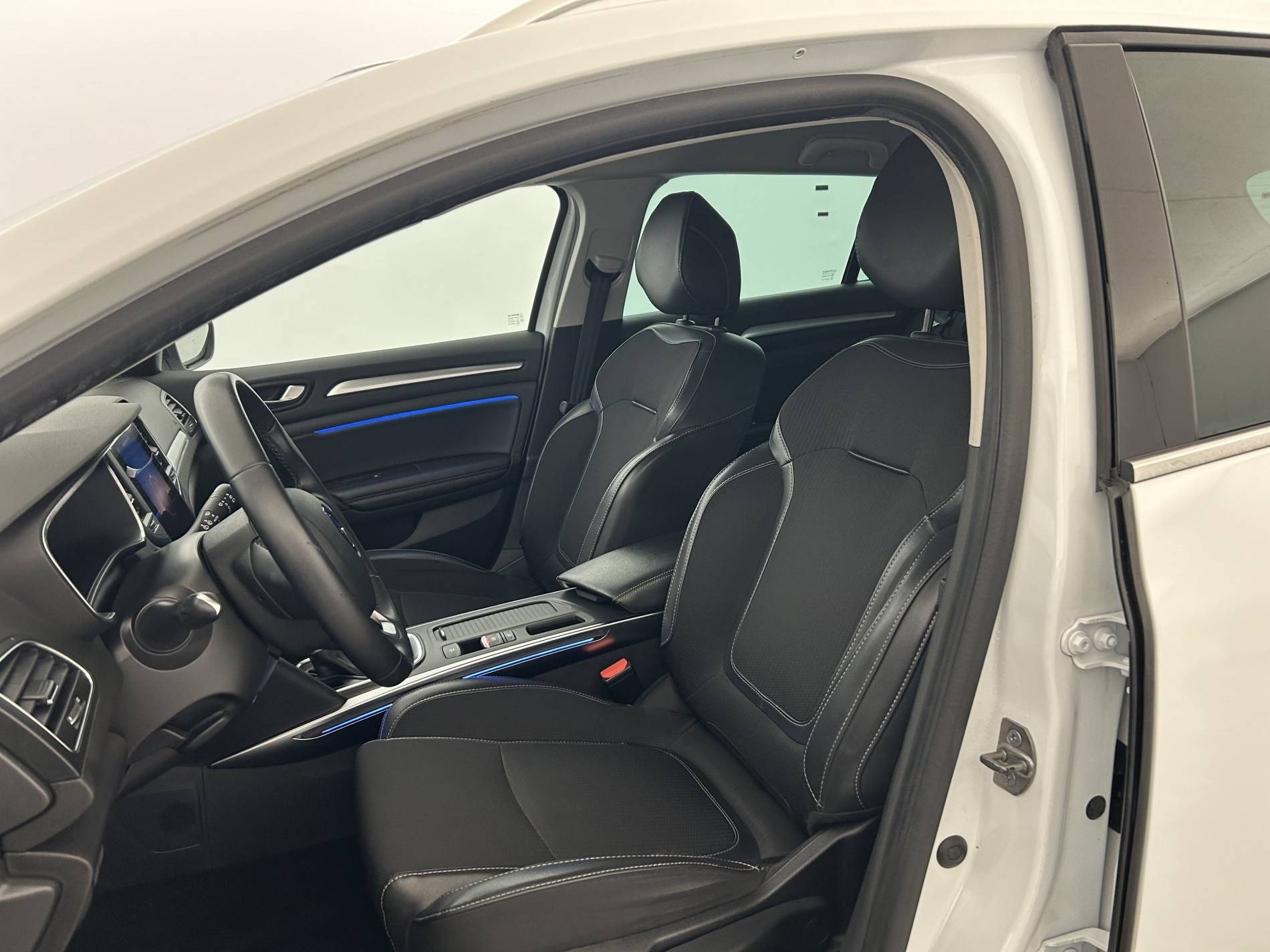 Vente en ligne Renault Megane 4 Estate  Blue dCi 115 EDC au prix de 21 300 €