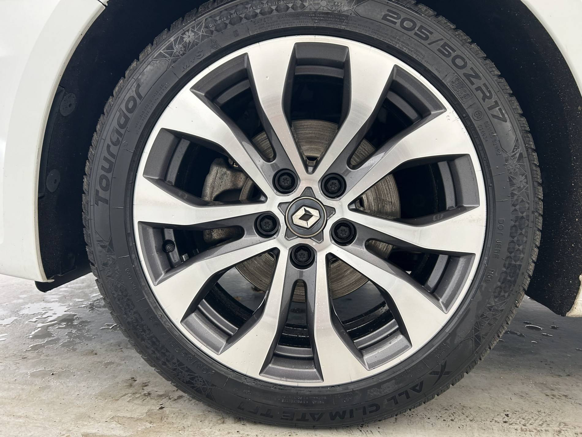 Vente en ligne Renault Megane 4 Estate  Blue dCi 115 EDC au prix de 21 300 €