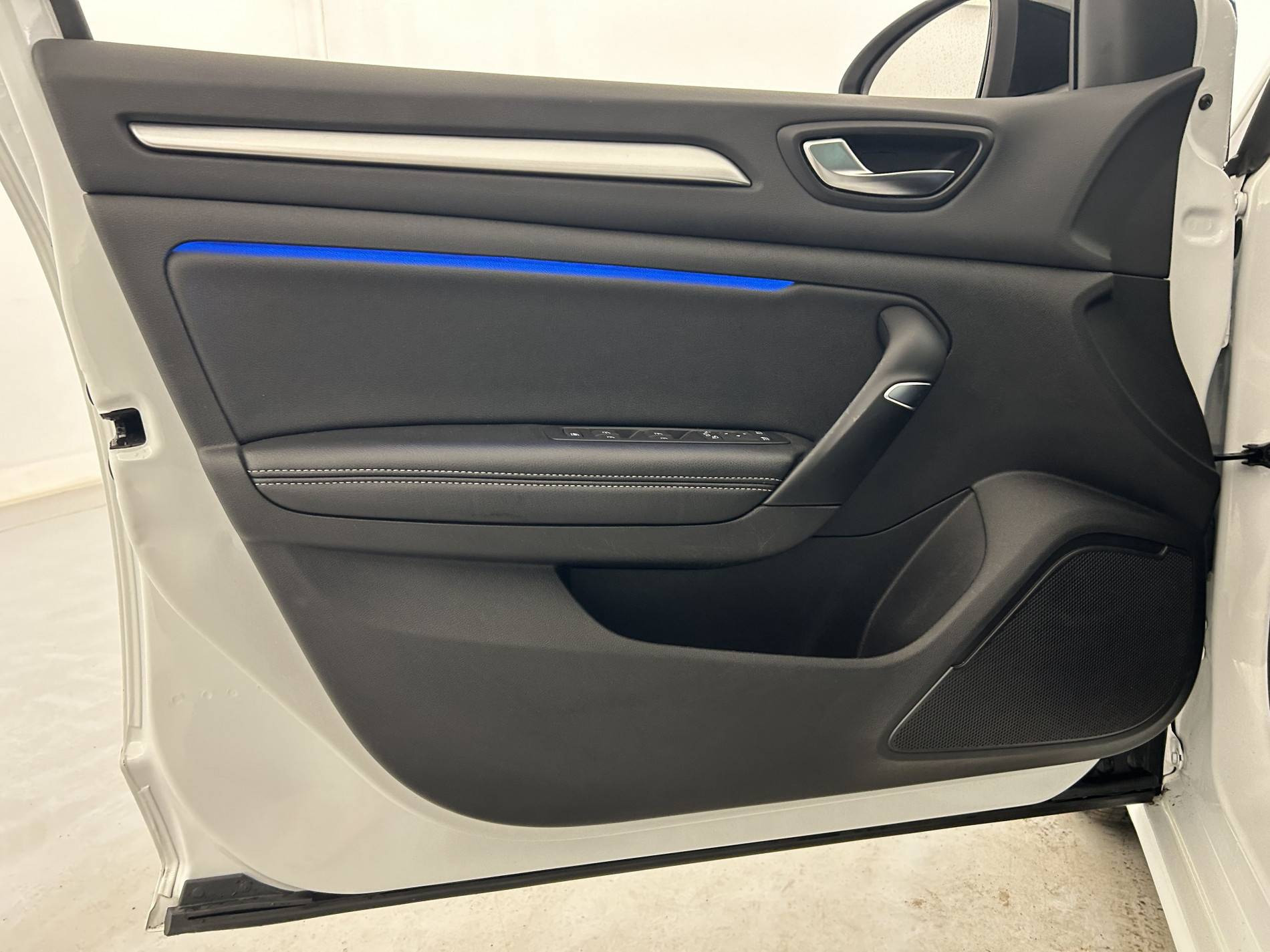 Vente en ligne Renault Megane 4 Estate  Blue dCi 115 EDC au prix de 21 300 €