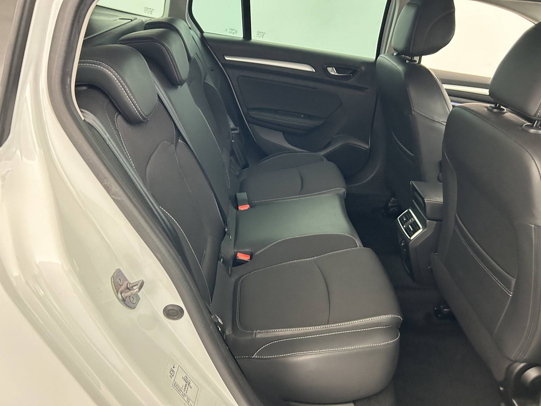 Vente en ligne Renault Megane 4 Estate  Blue dCi 115 EDC au prix de 21 300 €