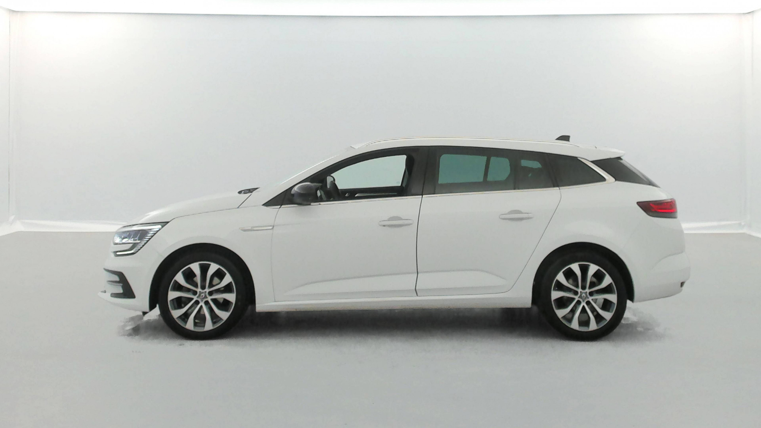 Vente en ligne Renault Megane 4 Estate  Blue dCi 115 EDC au prix de 21 300 €
