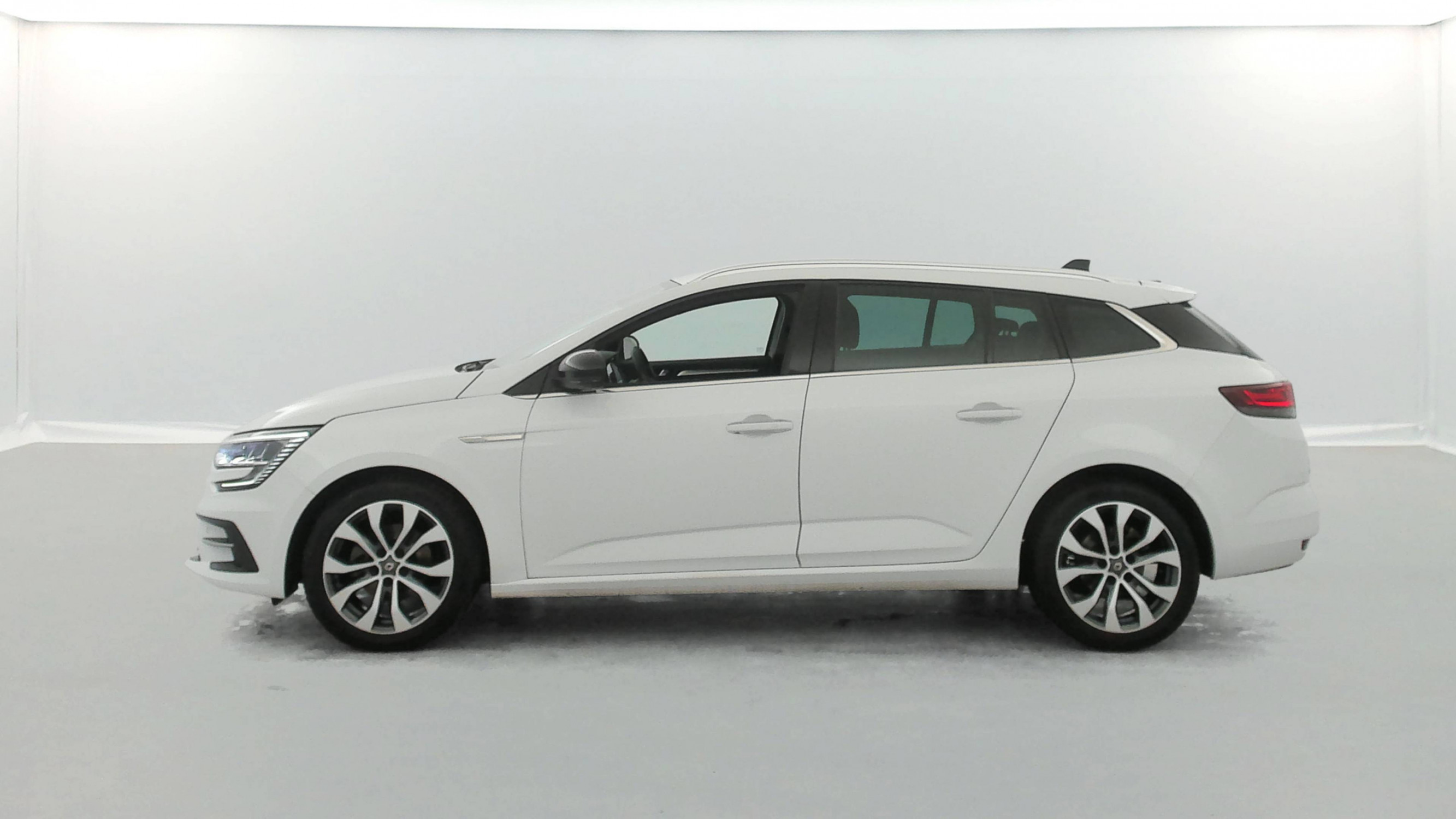 Vente en ligne Renault Megane 4 Estate  Blue dCi 115 EDC au prix de 21 300 €