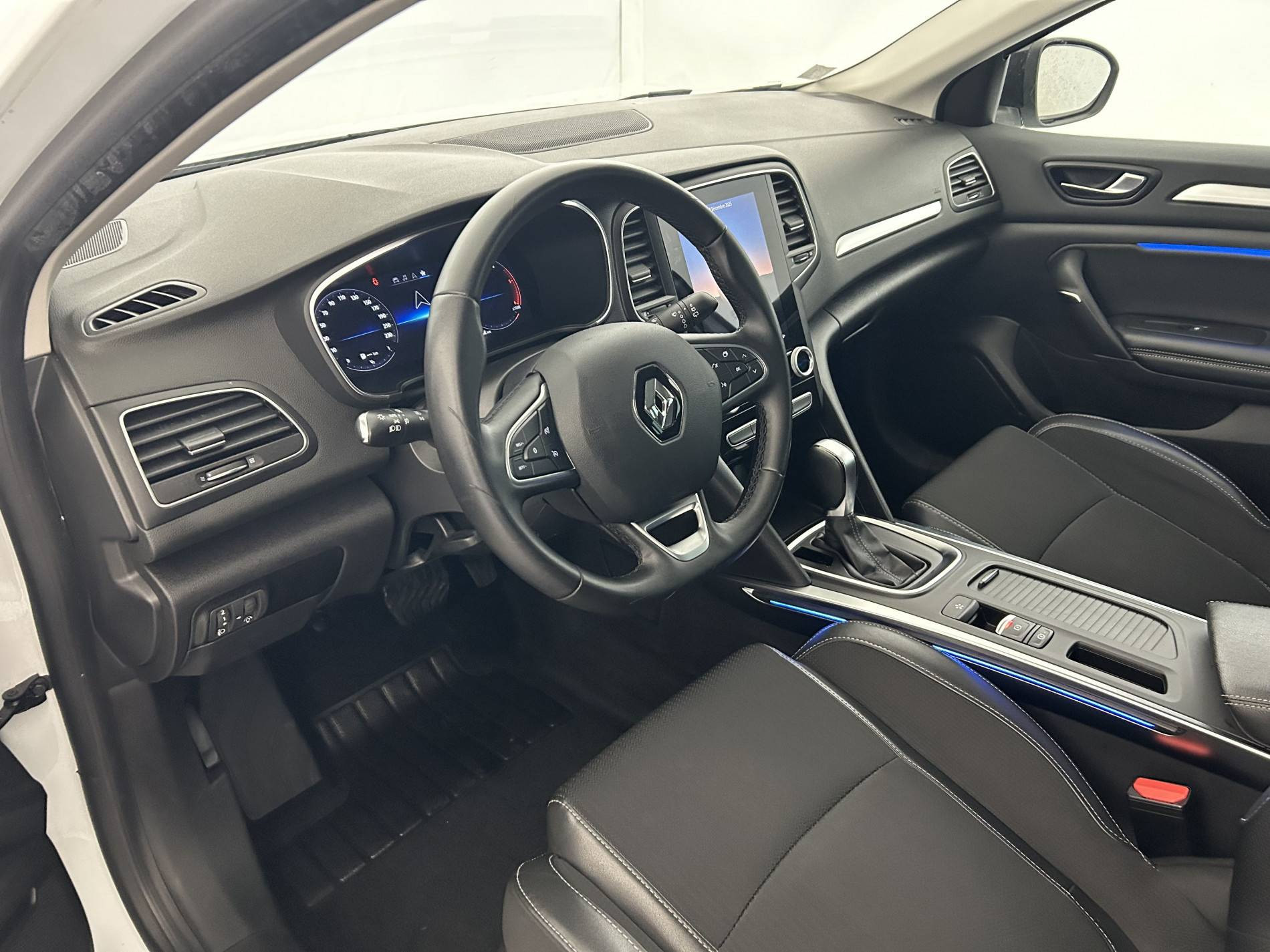 Vente en ligne Renault Megane 4 Estate  Blue dCi 115 EDC au prix de 21 300 €