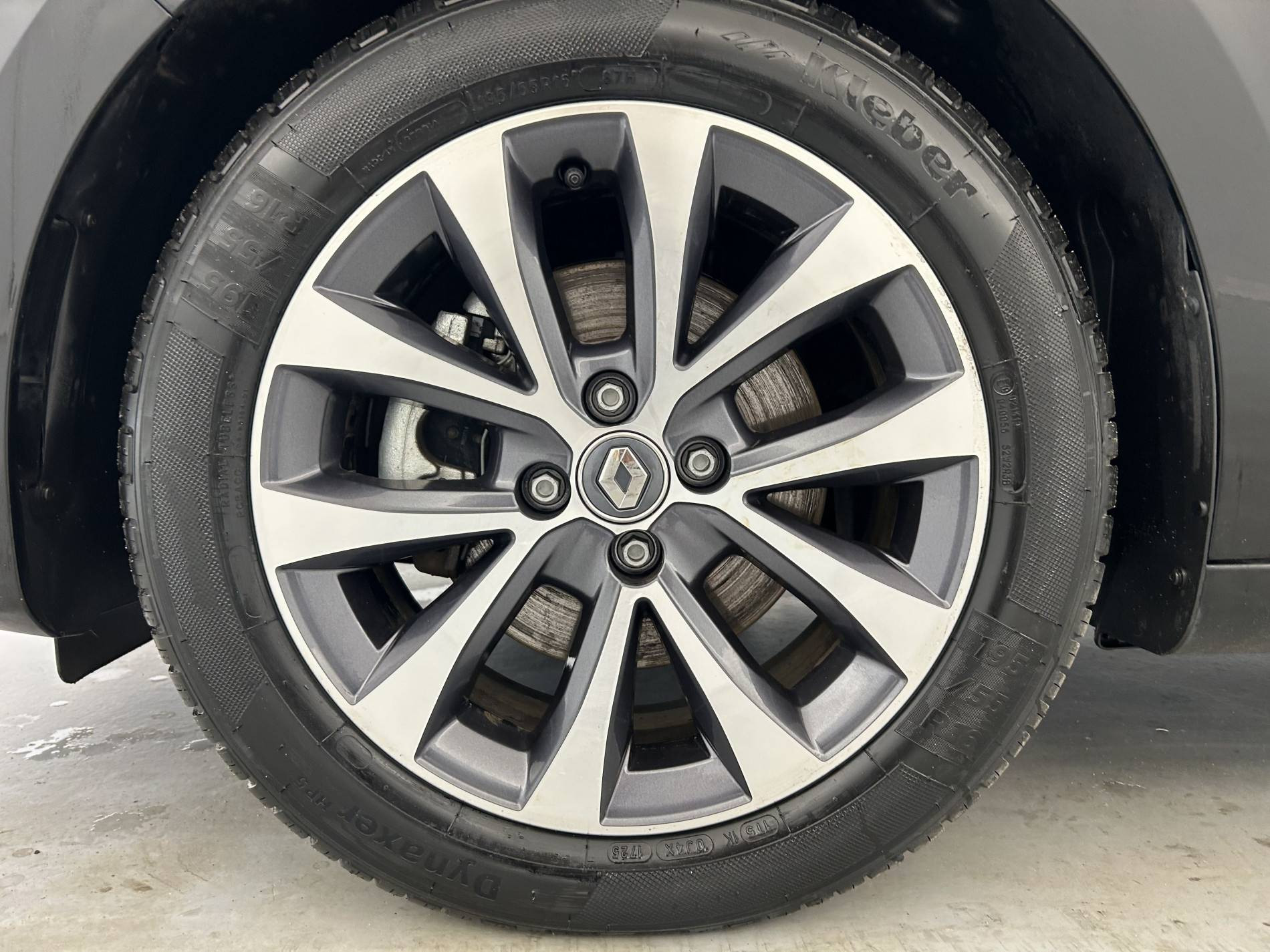 Vente en ligne Renault Clio 5 Clio E-Tech 140 au prix de 16 980 €