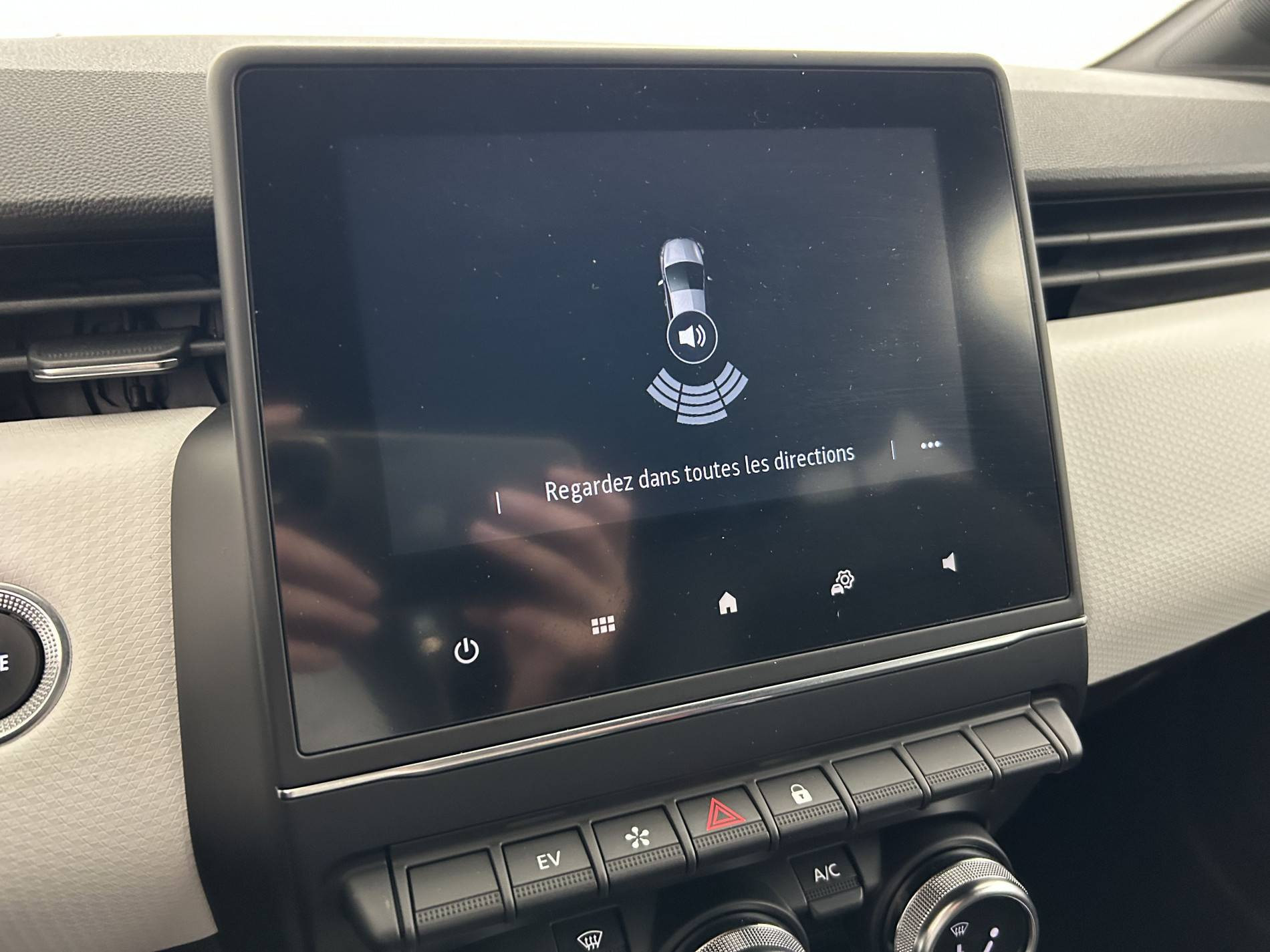 Vente en ligne Renault Clio 5 Clio E-Tech 140 au prix de 16 980 €