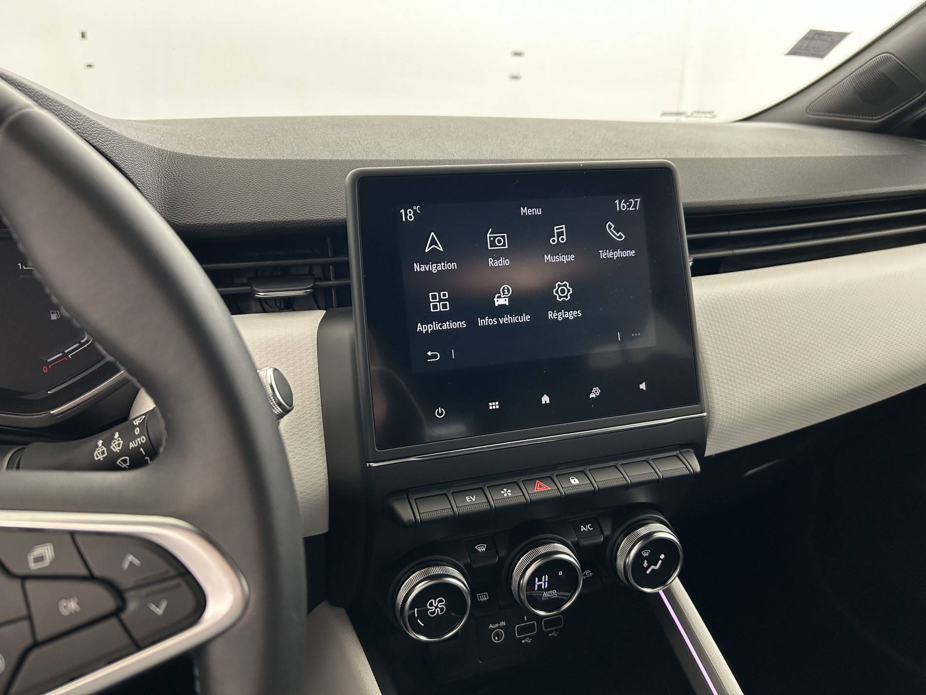 Vente en ligne Renault Clio 5 Clio E-Tech 140 au prix de 16 980 €