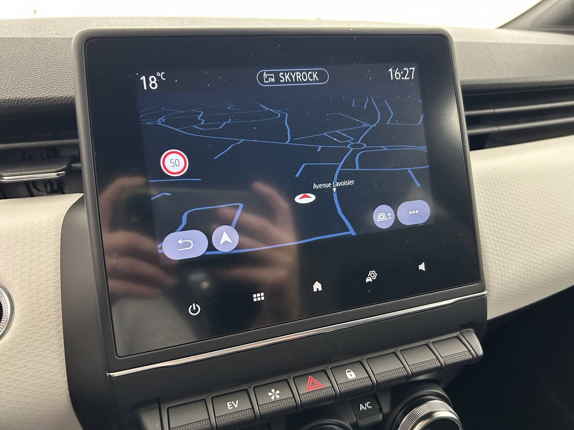 Vente en ligne Renault Clio 5 Clio E-Tech 140 au prix de 16 980 €