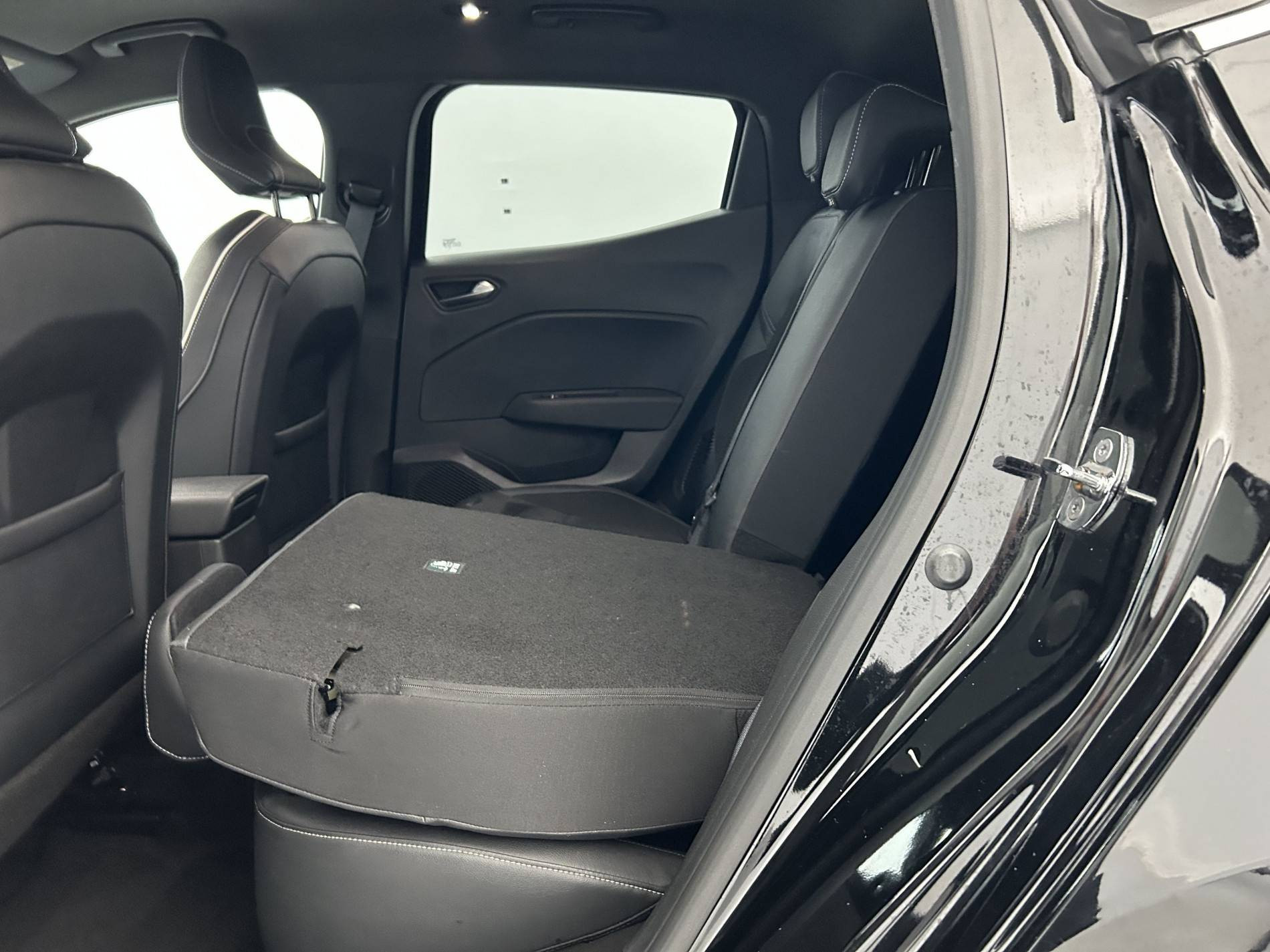 Vente en ligne Renault Clio 5 Clio E-Tech 140 au prix de 16 980 €