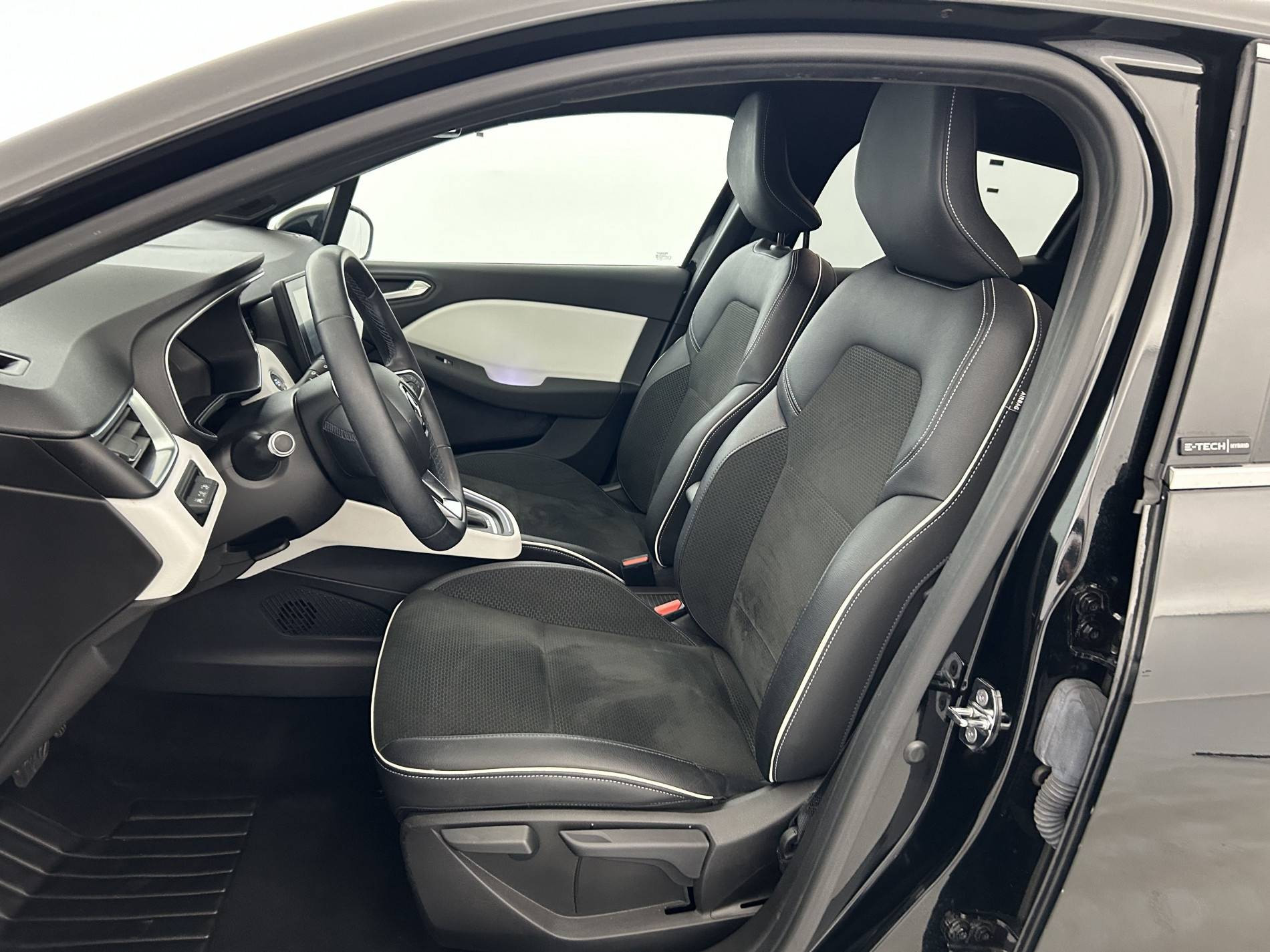 Vente en ligne Renault Clio 5 Clio E-Tech 140 au prix de 16 980 €