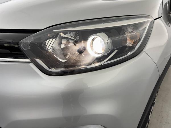 Vente en ligne Renault Captur Captur dCi 90 E6C au prix de 12 990 €