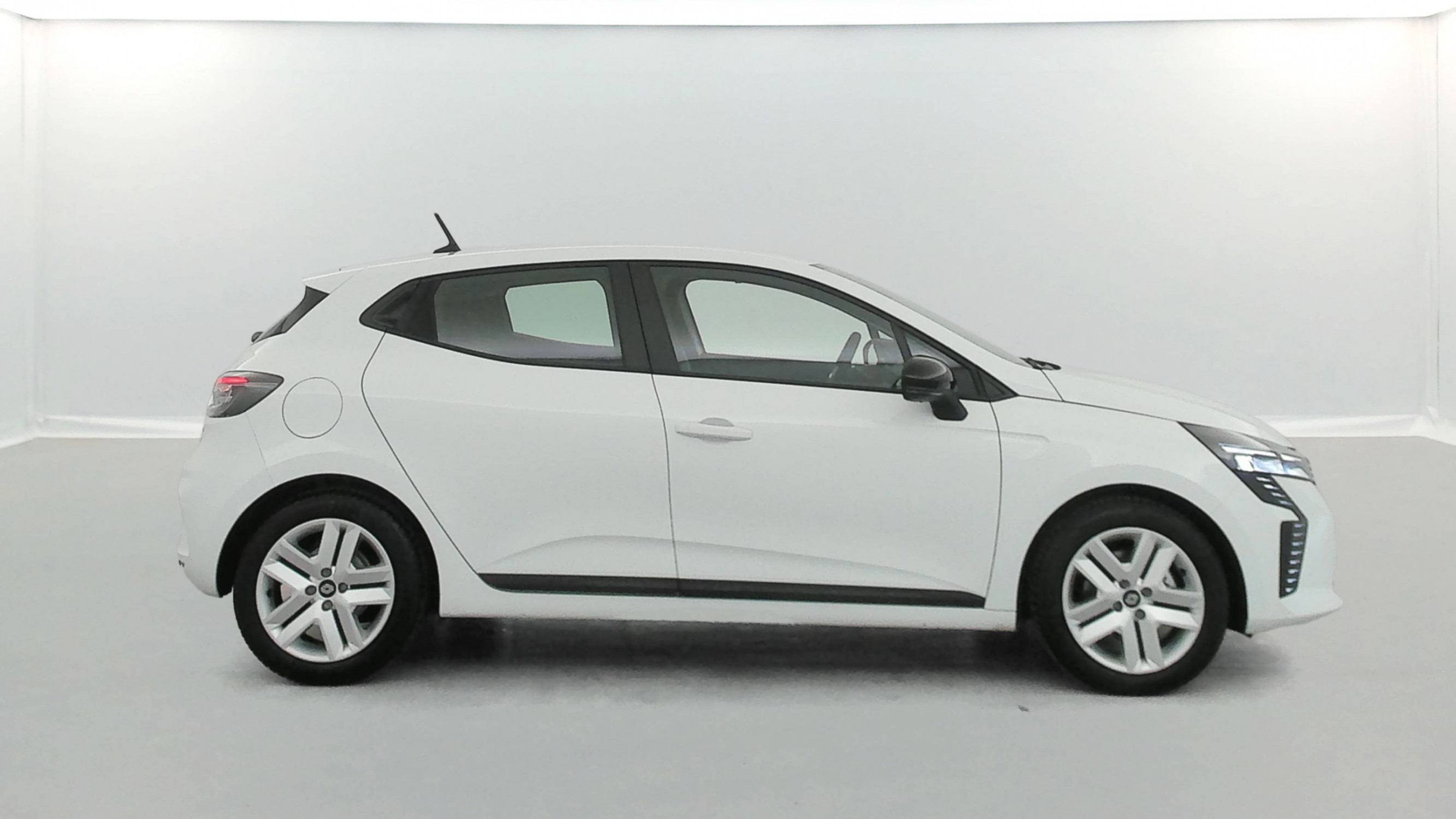 Vente en ligne Renault Clio 5 Clio E-Tech full hybrid 145 ch GSR2 au prix de 19 980 €