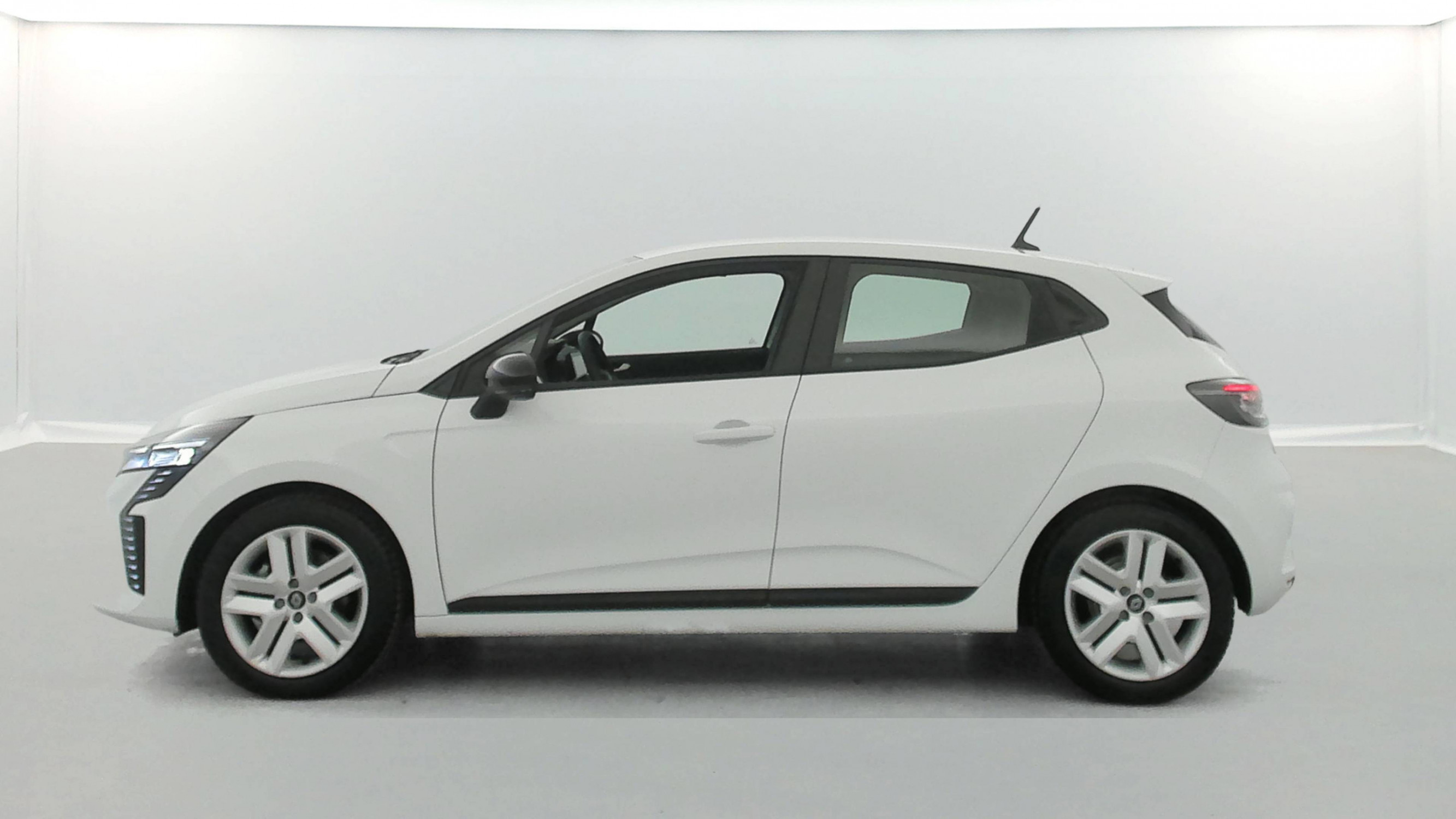 Vente en ligne Renault Clio 5 Clio E-Tech full hybrid 145 ch GSR2 au prix de 19 980 €